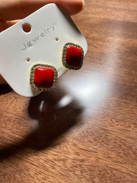 Red square earrings