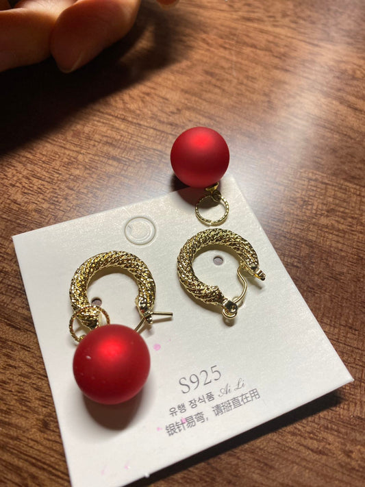 Red dual-purpose ball earrings