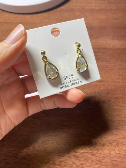 Double-sided teardrop earrings