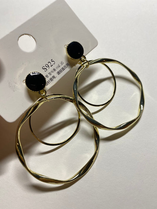 Circle earrings