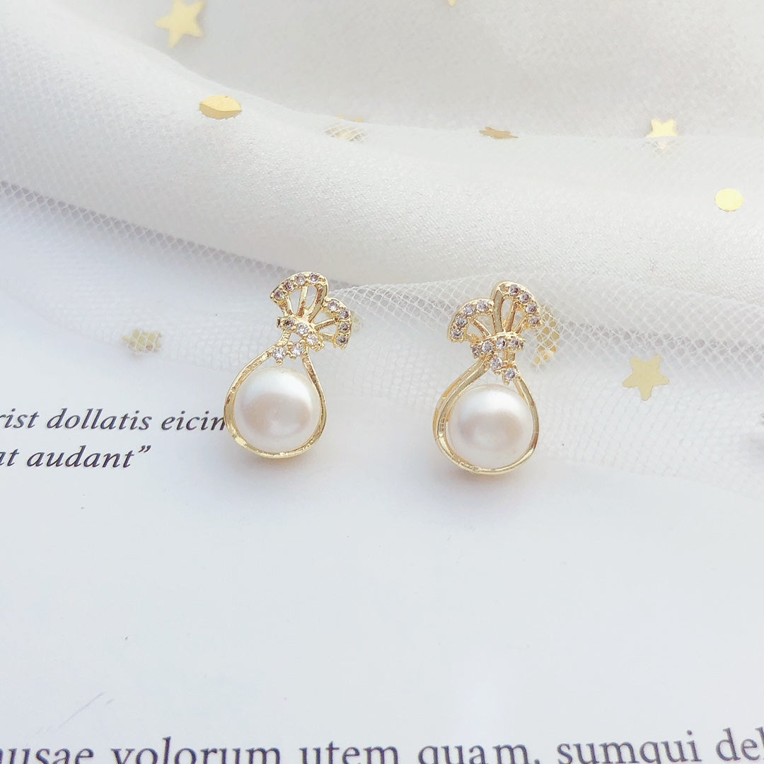 Fukubukuro pearl stud earrings