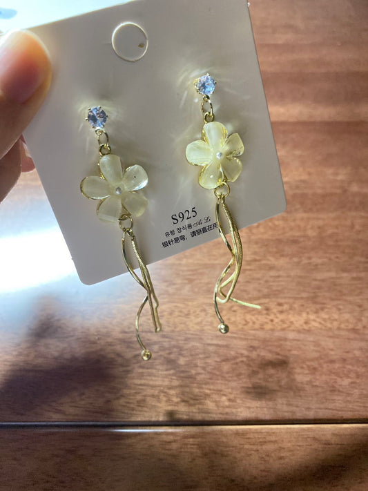 Floral fringed earrings