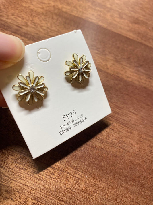 Flower earrings